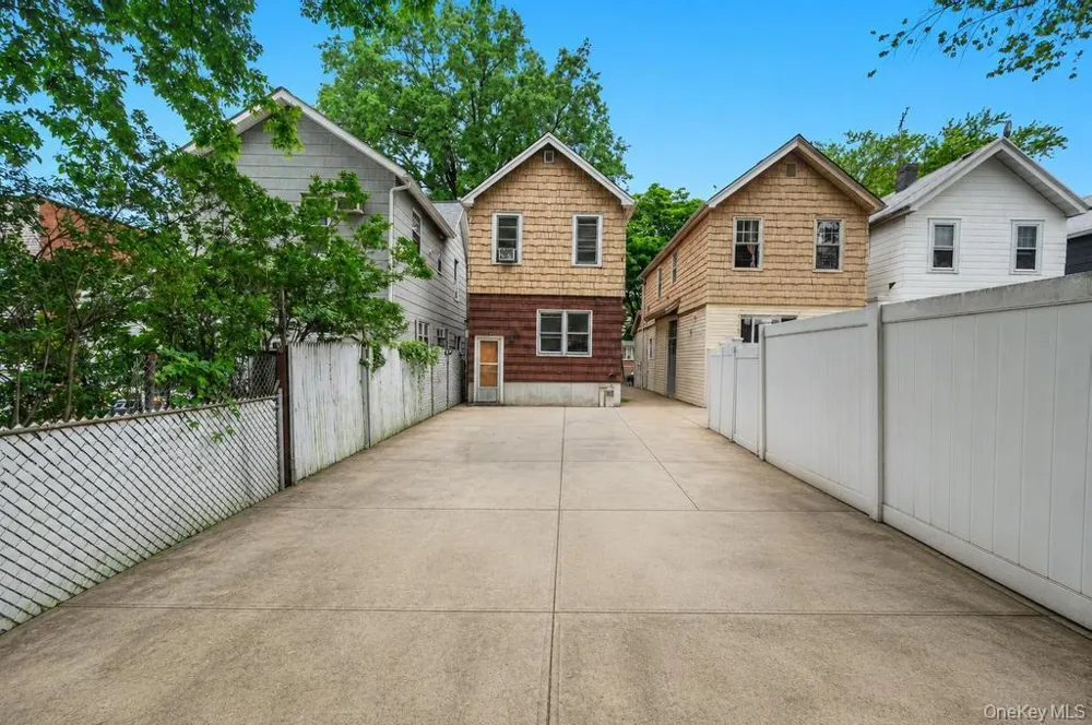 9419 96th Street Ozone Park, NY 11416