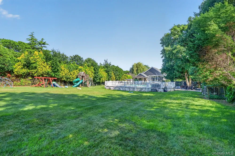 17 Woodlawn Avenue East Moriches, NY 11940