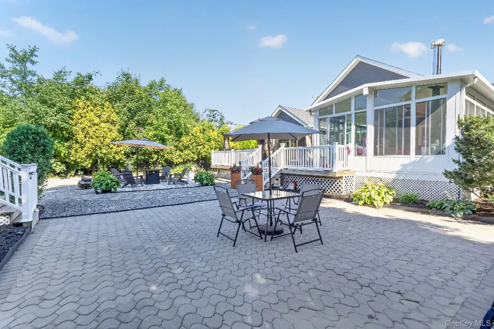 17 Woodlawn Avenue East Moriches, NY 11940