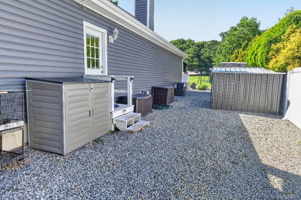 17 Woodlawn Avenue East Moriches, NY 11940