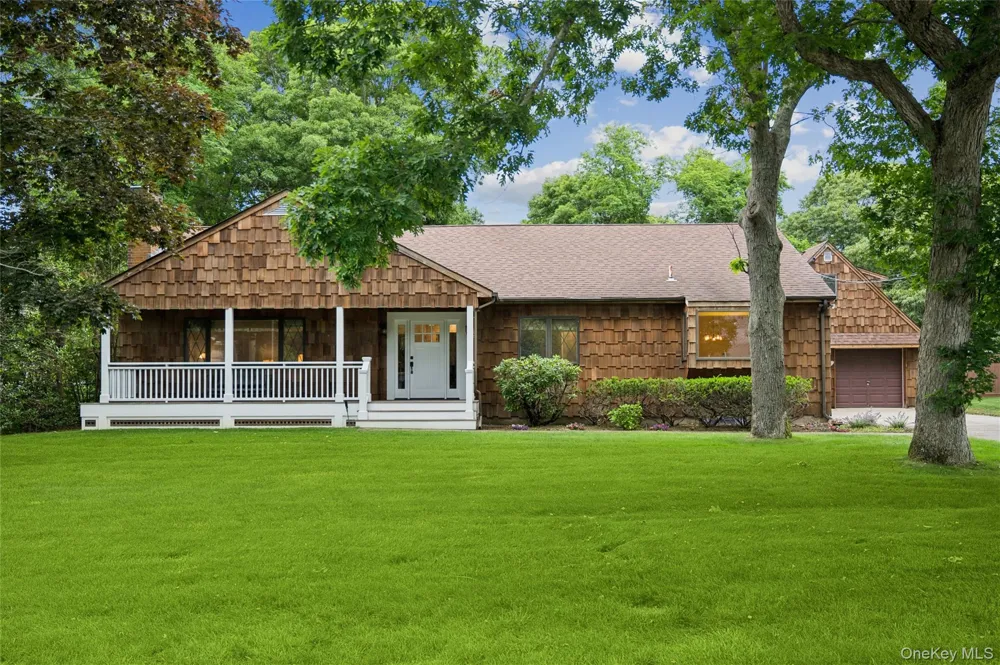 37 Fanning Avenue Hampton Bays, NY 11946