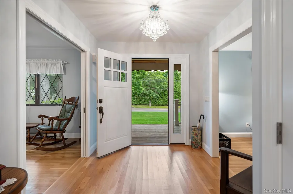 37 Fanning Avenue Hampton Bays, NY 11946