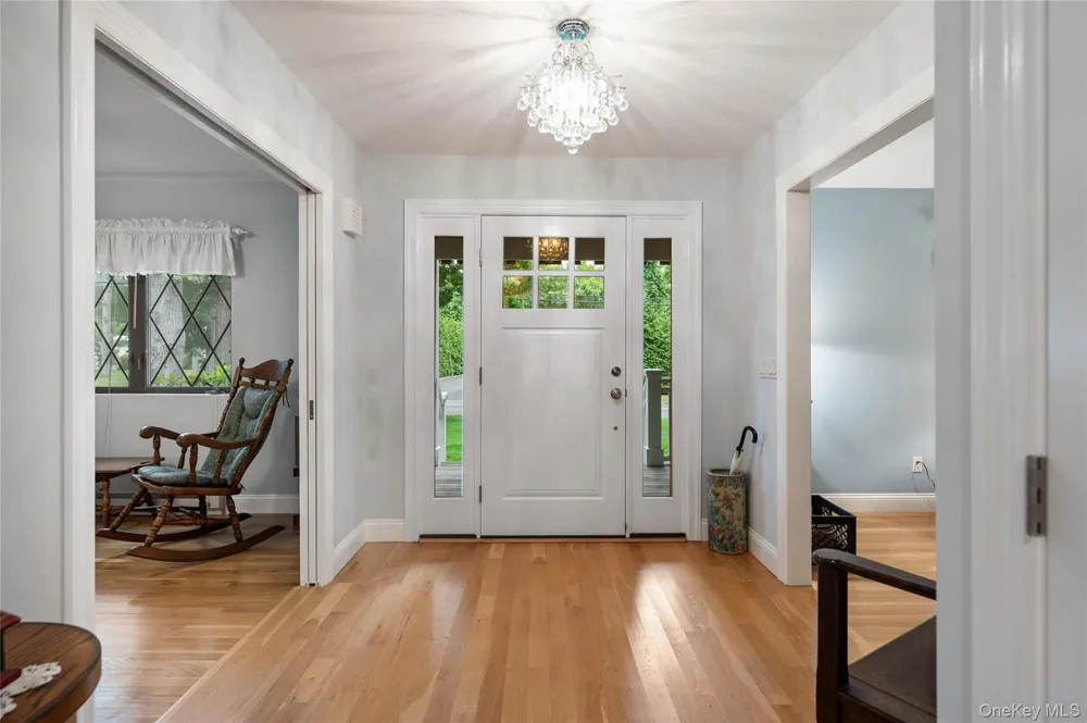 37 Fanning Avenue Hampton Bays, NY 11946