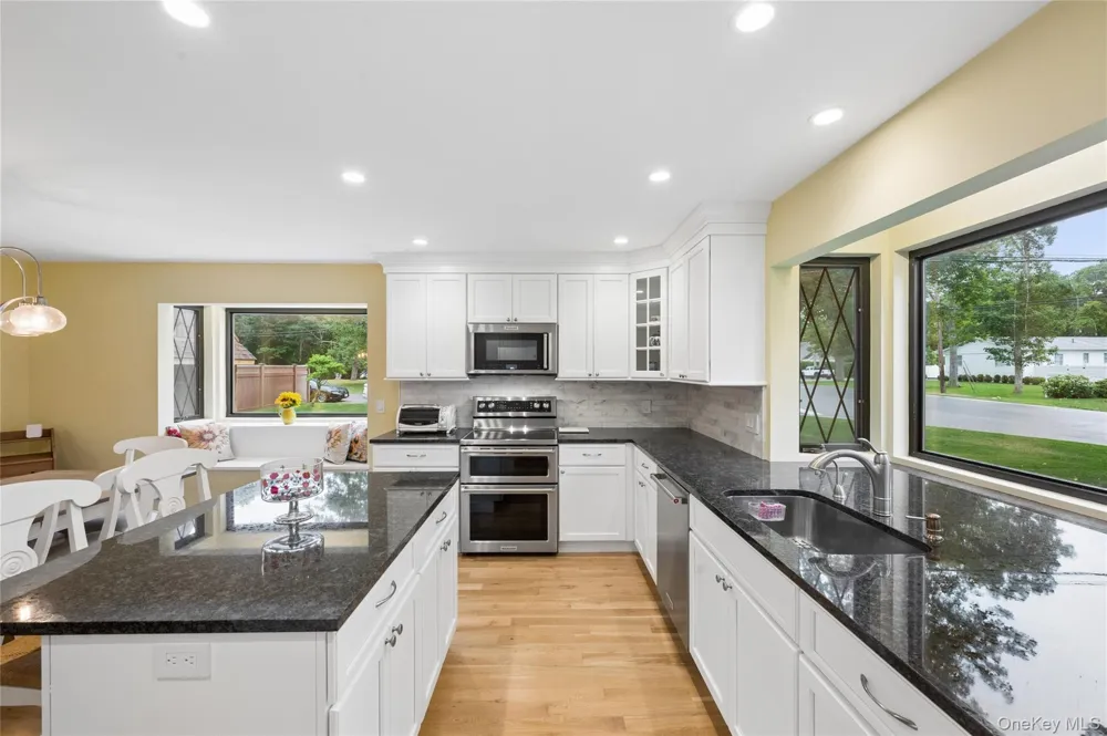 37 Fanning Avenue Hampton Bays, NY 11946