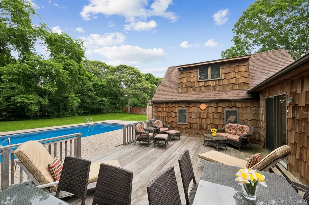 37 Fanning Avenue Hampton Bays, NY 11946