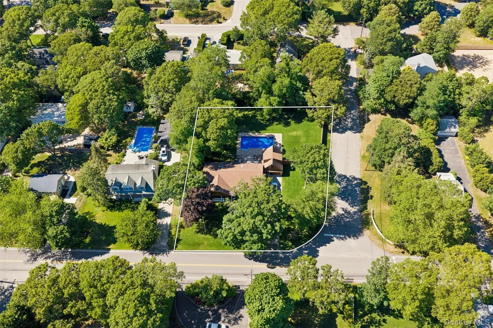 37 Fanning Avenue Hampton Bays, NY 11946