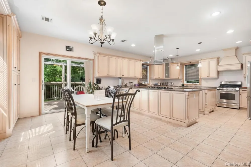 9 Cameo Ridge Road Monsey, NY 10952
