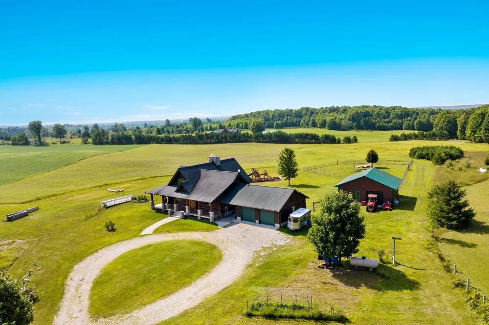 4311 Caro Lane Mayfield Township, MI 49649