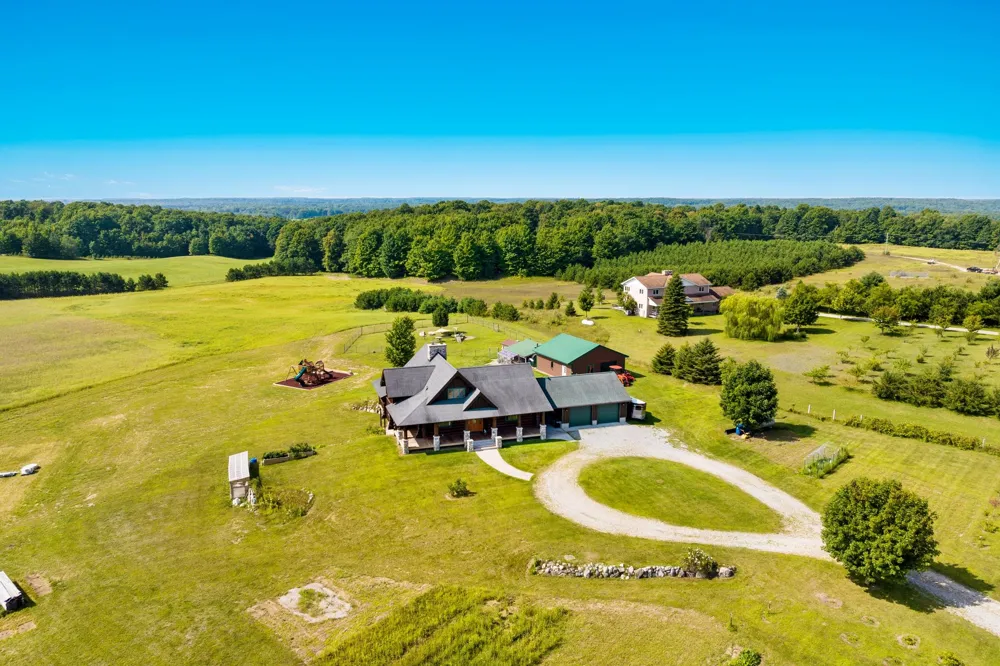 4311 Caro Lane Mayfield Township, MI 49649
