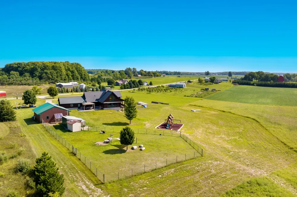 4311 Caro Lane Mayfield Township, MI 49649