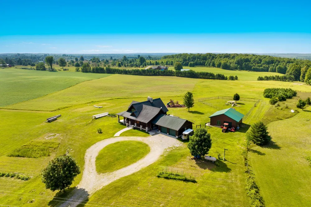4311 Caro Lane Mayfield Township, MI 49649