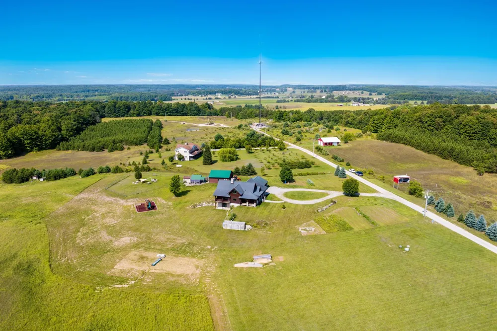 4311 Caro Lane Mayfield Township, MI 49649