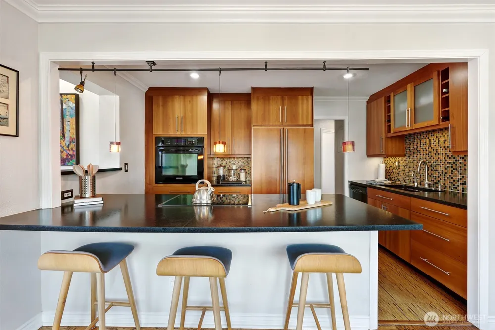1400 Hubbell Place #PH110 Seattle, WA 98101