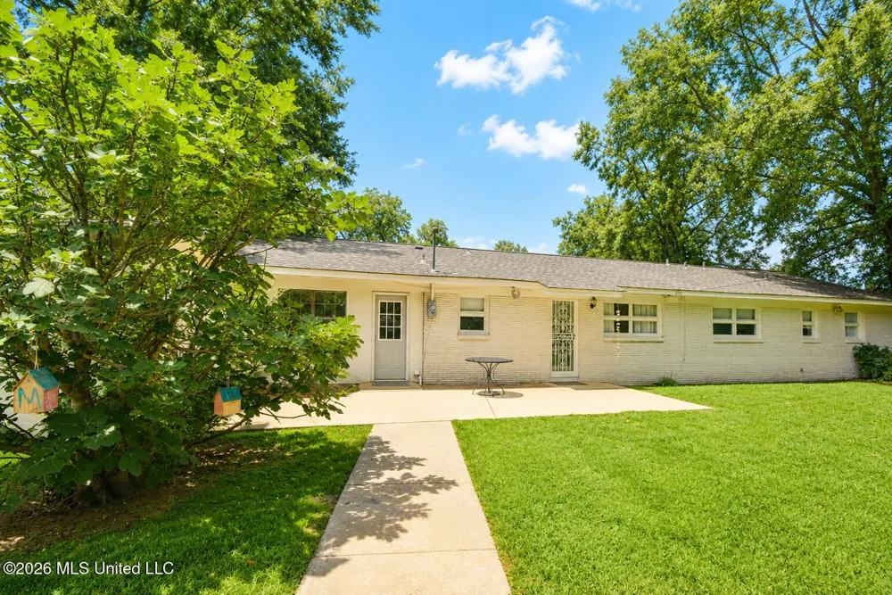 408 E Park Avenue Greenwood, MS 38930