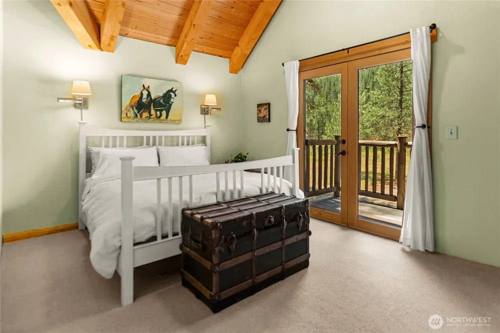 65 Mazama Pines Lane Mazama, WA 98833
