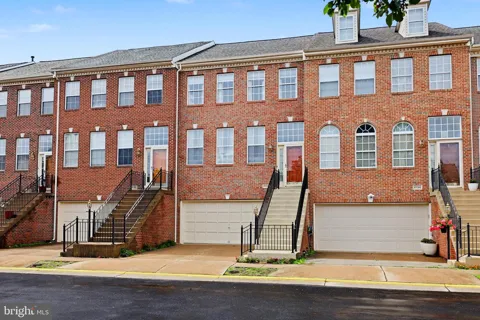 21122 ANGELA SQUARE