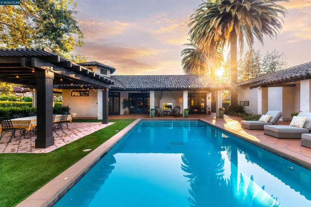 1924 Alameda Diablo Diablo, CA 94528