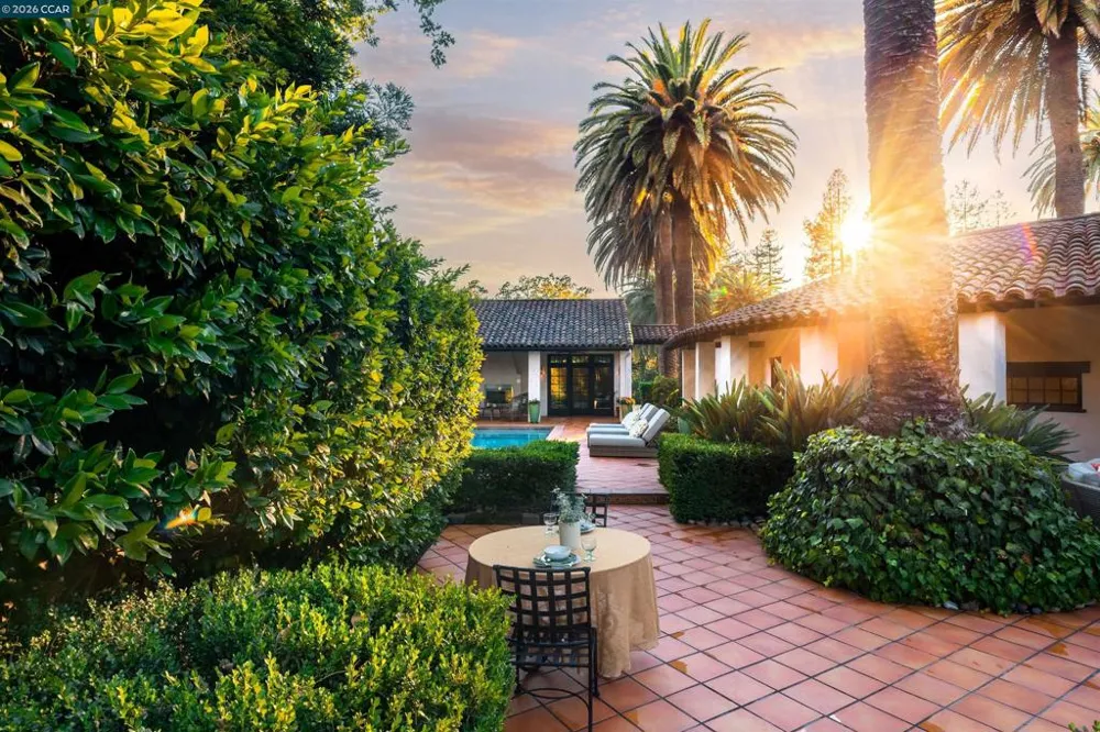 1924 Alameda Diablo Diablo, CA 94528