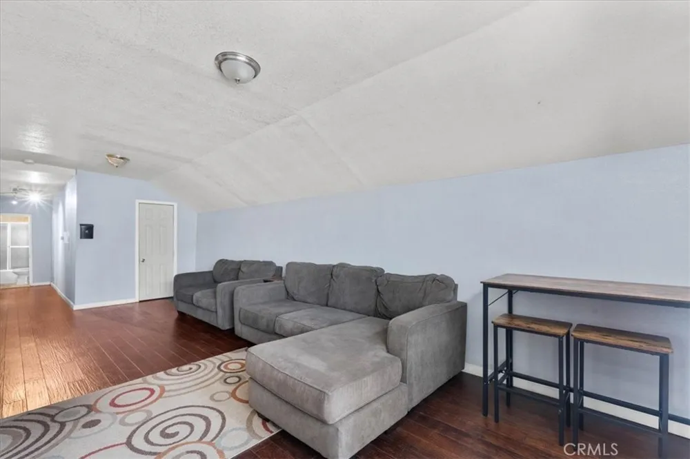 3974 5th Street Riverside, CA 92501