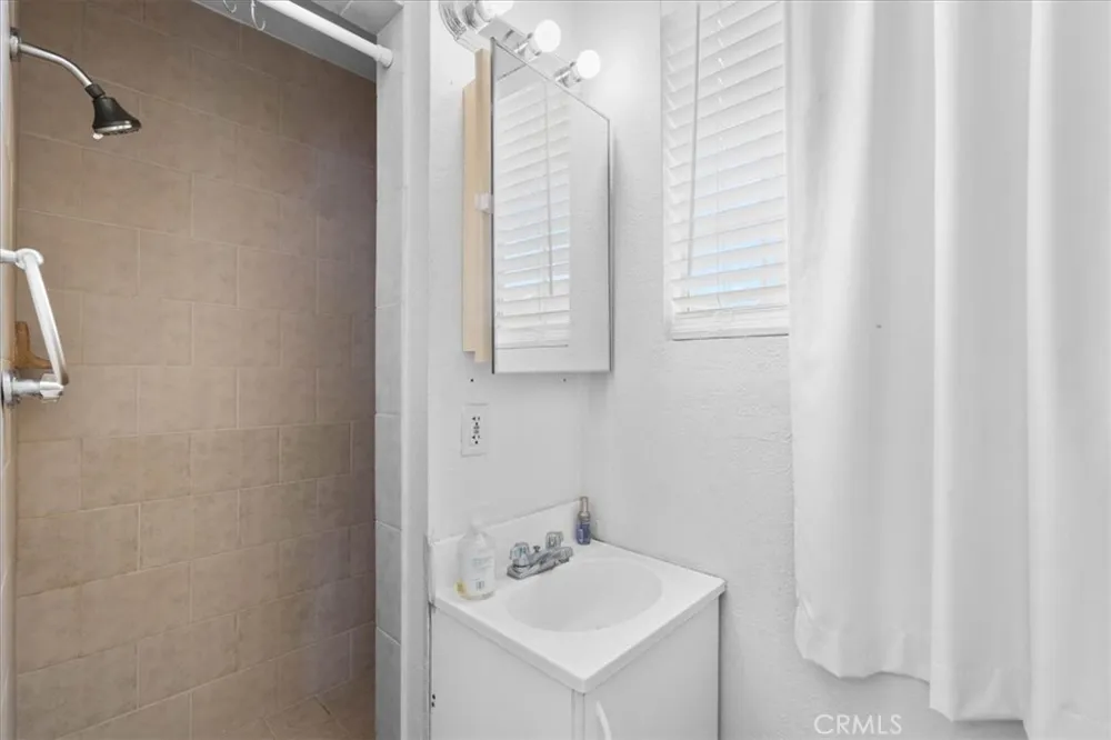 3974 5th Street Riverside, CA 92501