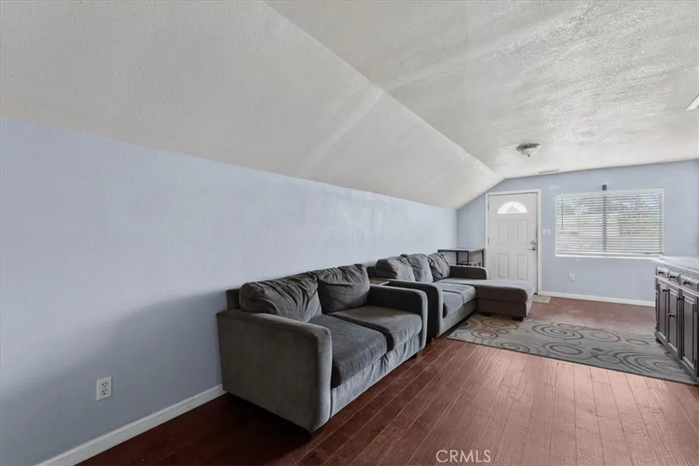 3974 5th Street Riverside, CA 92501
