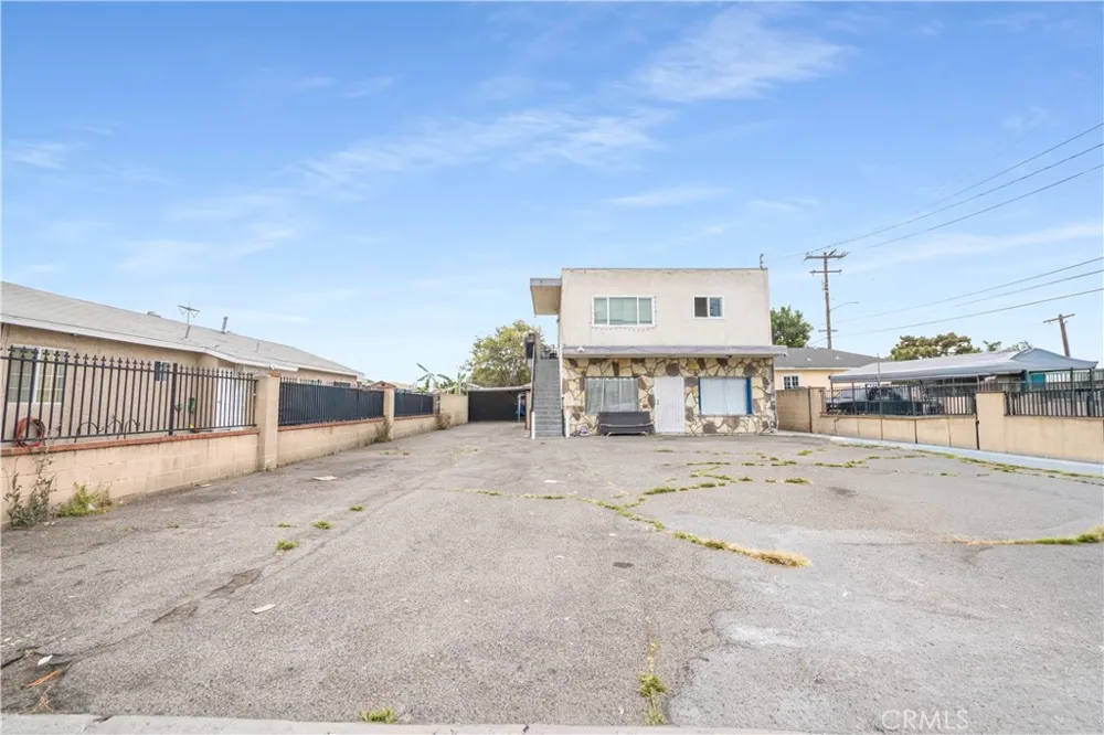 608 E Central Avenue Santa Ana, CA 92707