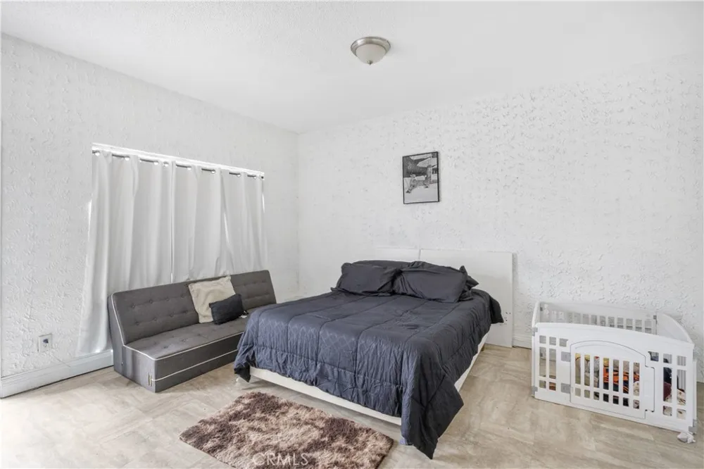 608 E Central Avenue Santa Ana, CA 92707