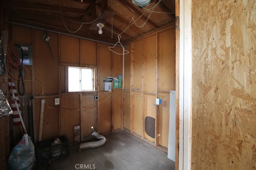21212 Rainbow Hinkley, CA 92347