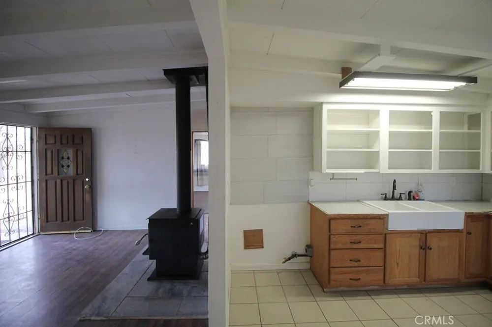 21212 Rainbow Hinkley, CA 92347