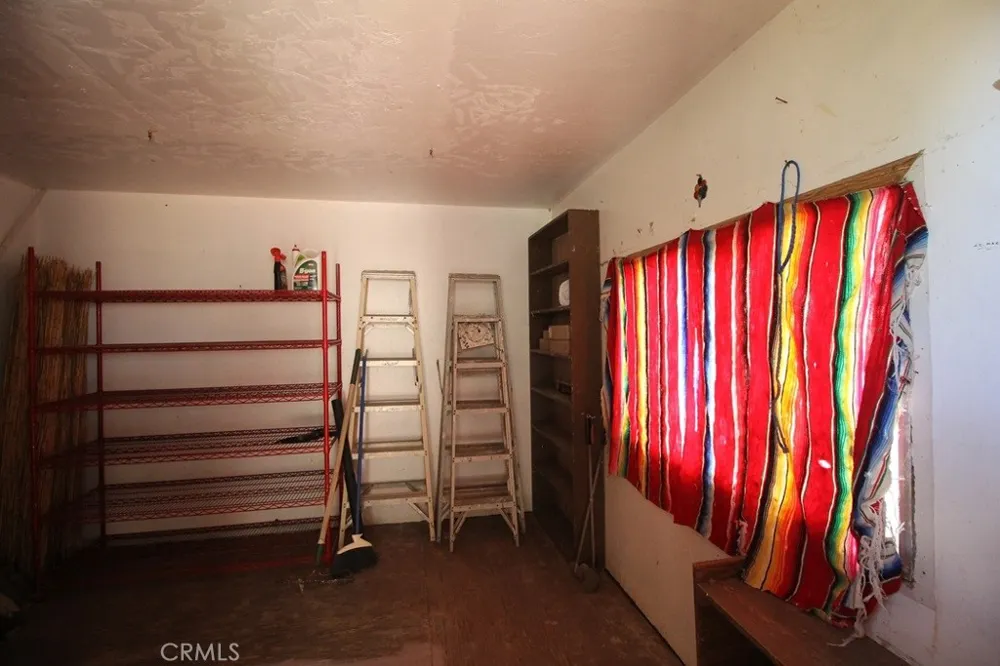 21212 Rainbow Hinkley, CA 92347