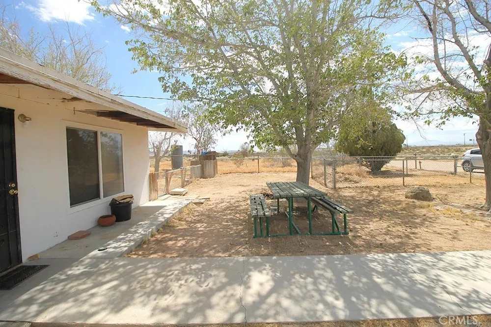 21212 Rainbow Hinkley, CA 92347