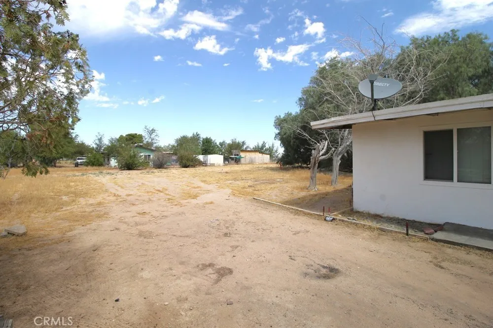 21212 Rainbow Hinkley, CA 92347
