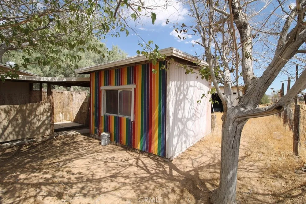 21212 Rainbow Hinkley, CA 92347