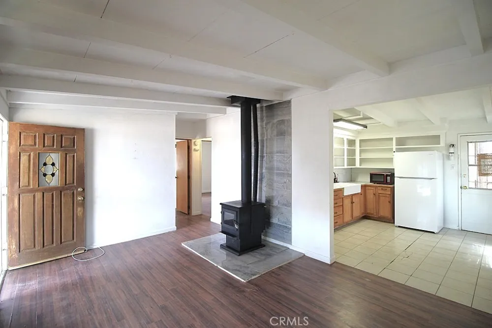 21212 Rainbow Hinkley, CA 92347