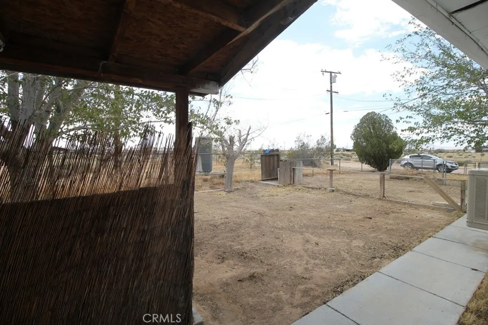 21212 Rainbow Hinkley, CA 92347