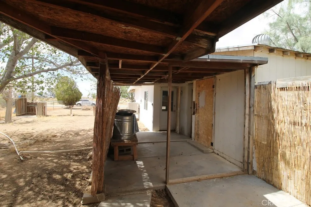 21212 Rainbow Hinkley, CA 92347