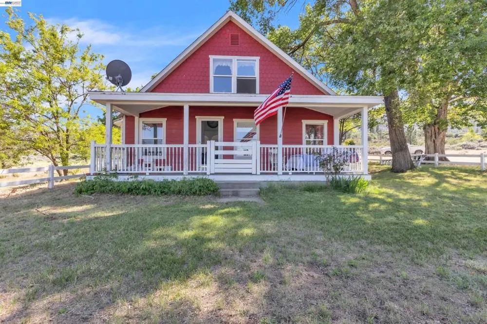 452 US Hwy 395 Milford, CA 96121