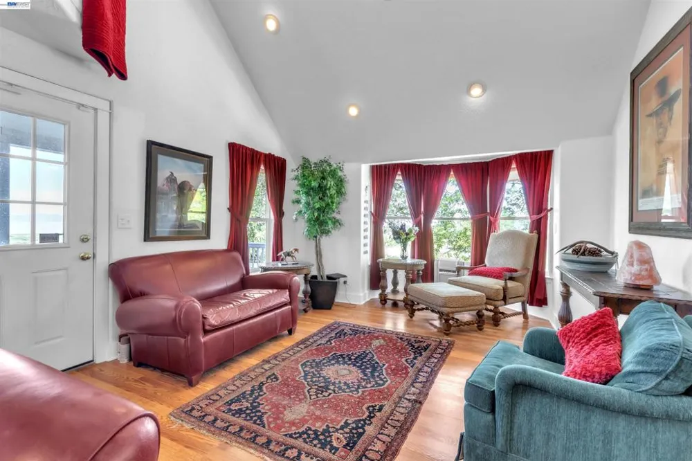 452 US Hwy 395 Milford, CA 96121