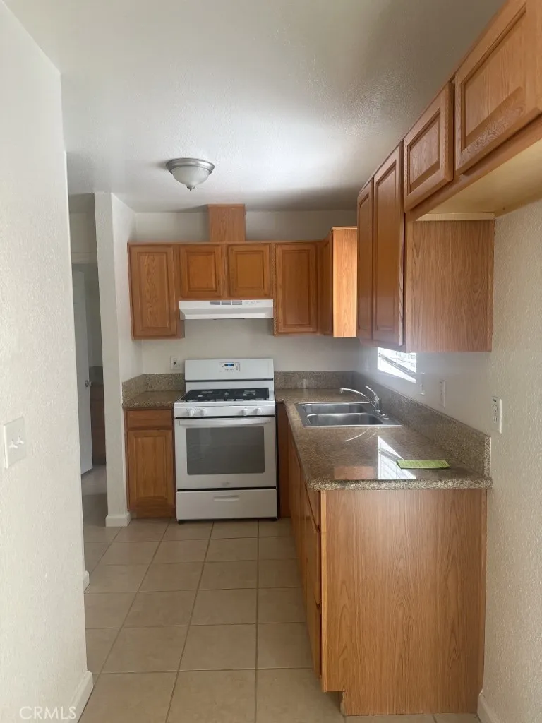 16784 Sultana Street #4 Hesperia, CA 92345