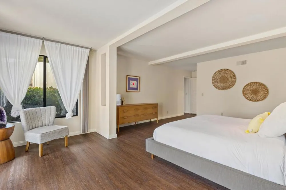 6667 La Jolla Scenic Drive South La Jolla, CA 92037
