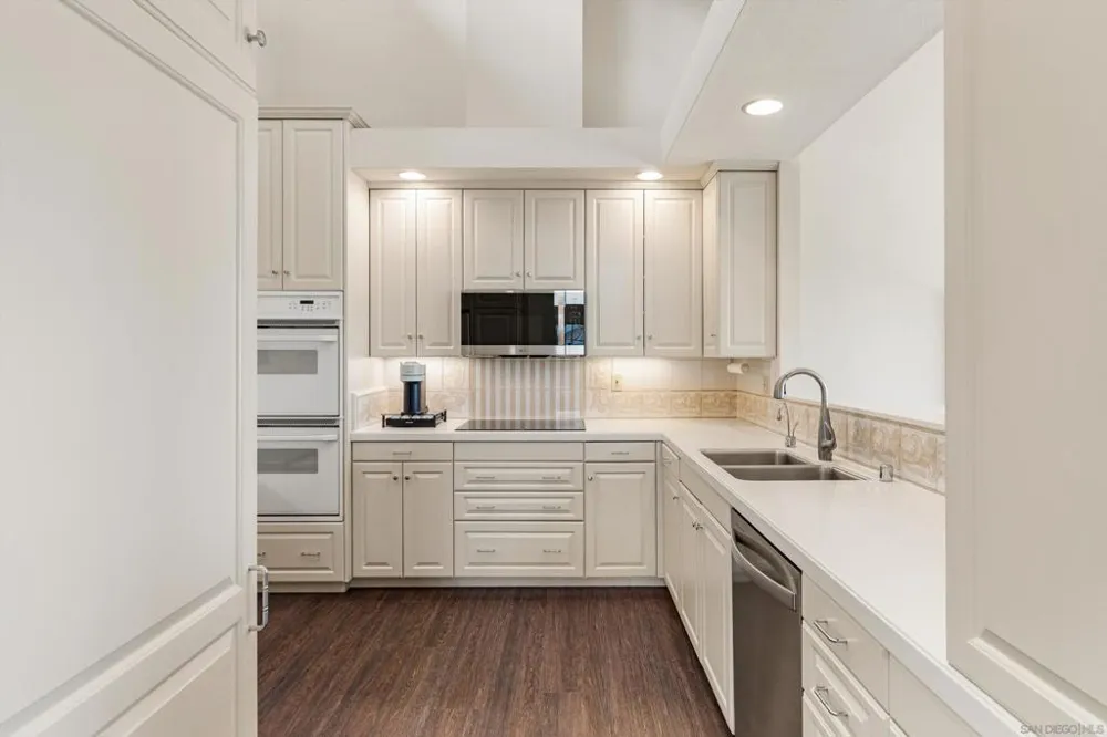6667 La Jolla Scenic Drive South La Jolla, CA 92037