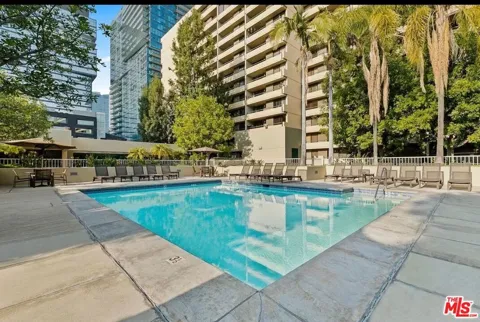 600 W 9th Street #713