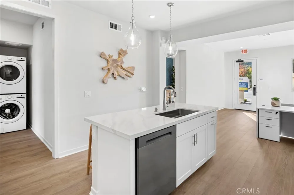 555 Gregory Way Glendora, CA 91740