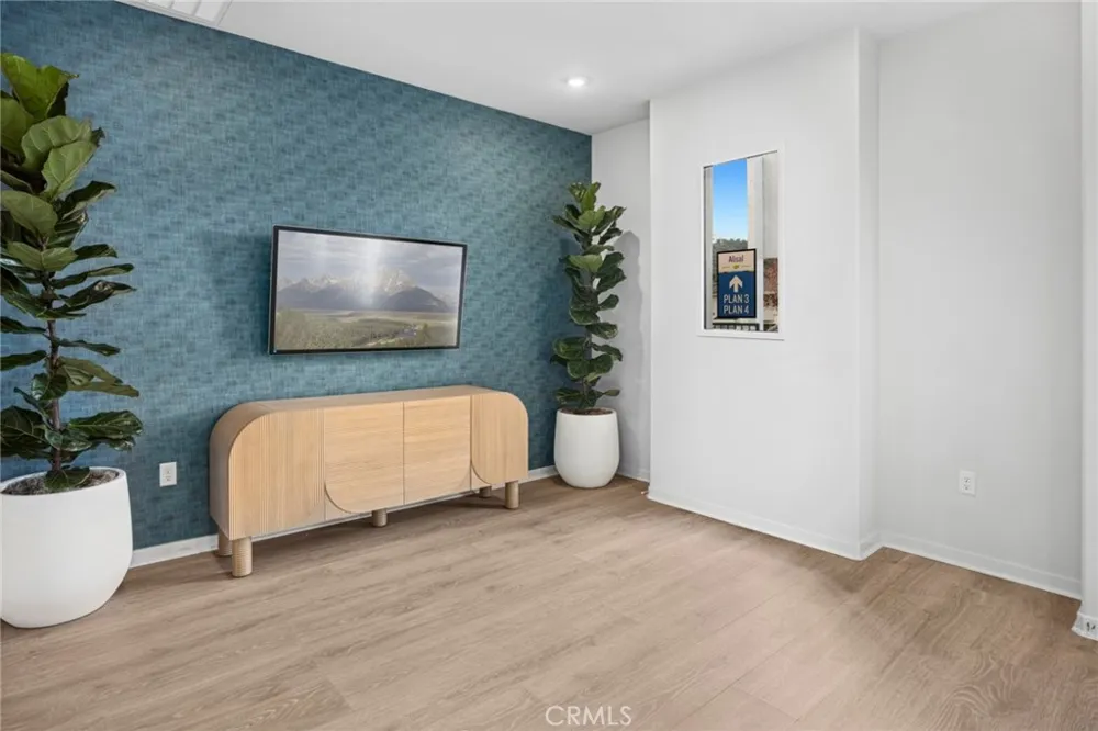 555 Gregory Way Glendora, CA 91740