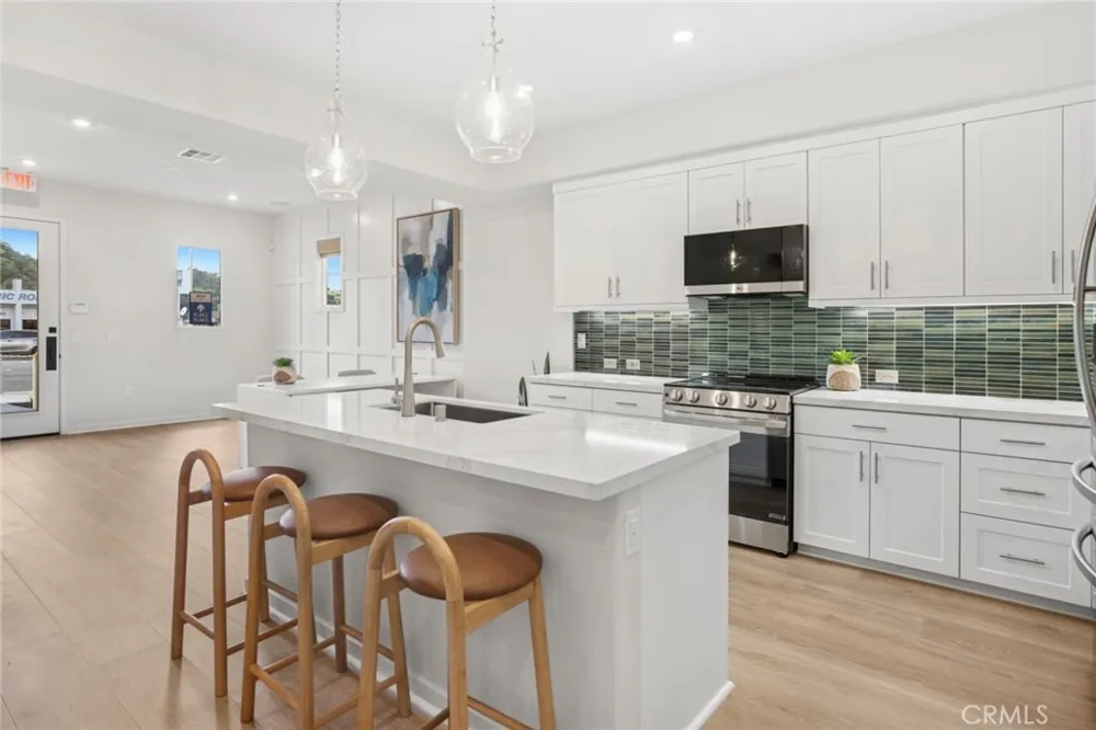 555 Gregory Way Glendora, CA 91740