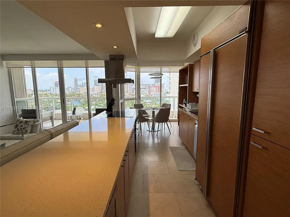 21205 Yacht Club Dr #1201 Aventura, FL 33180