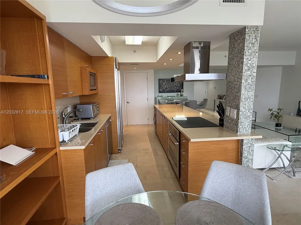 21205 Yacht Club Dr #1201 Aventura, FL 33180