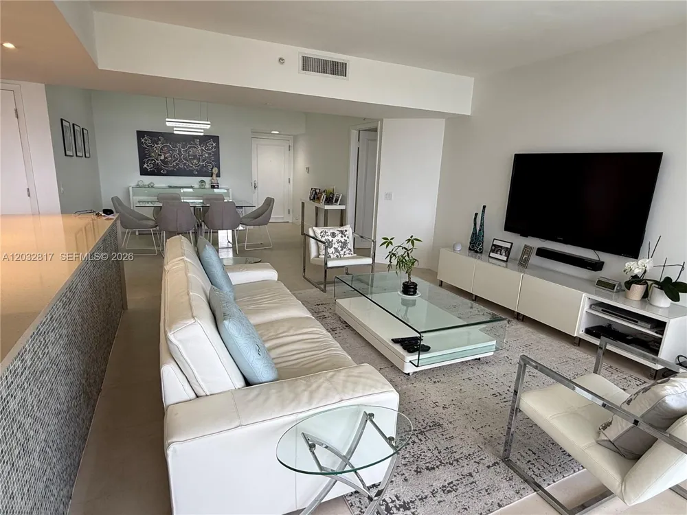 21205 Yacht Club Dr #1201 Aventura, FL 33180
