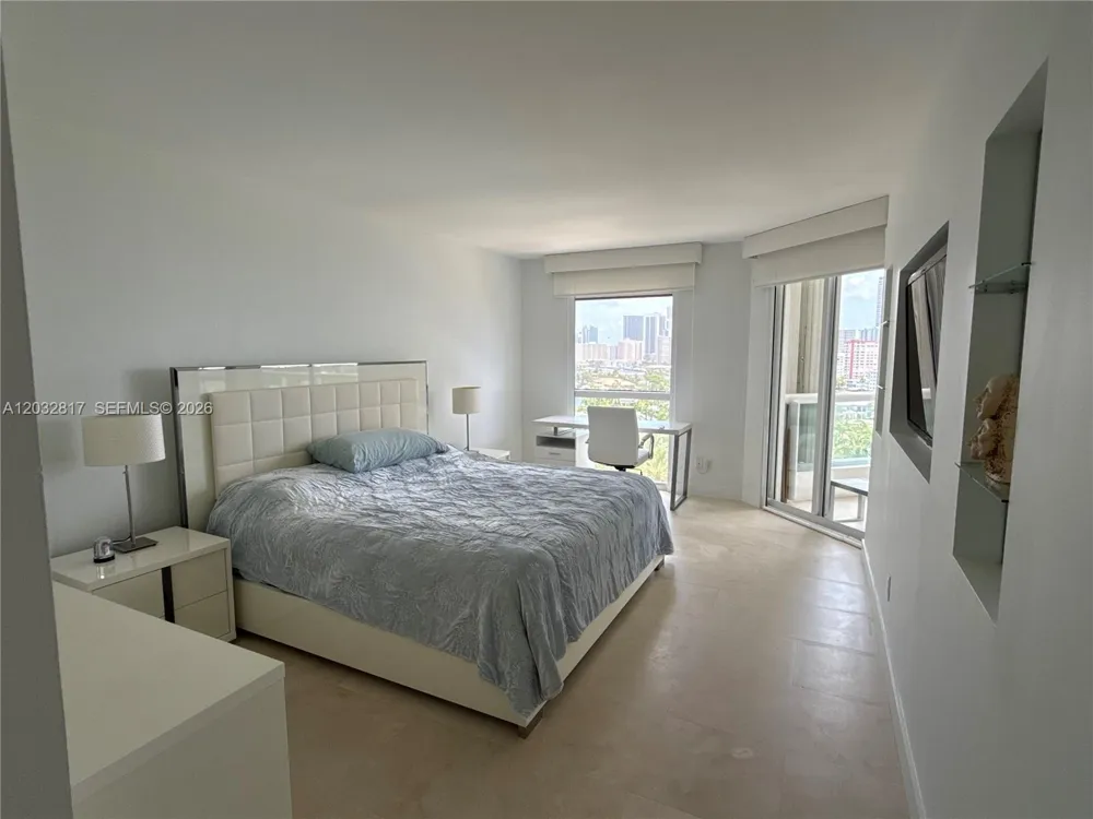 21205 Yacht Club Dr #1201 Aventura, FL 33180