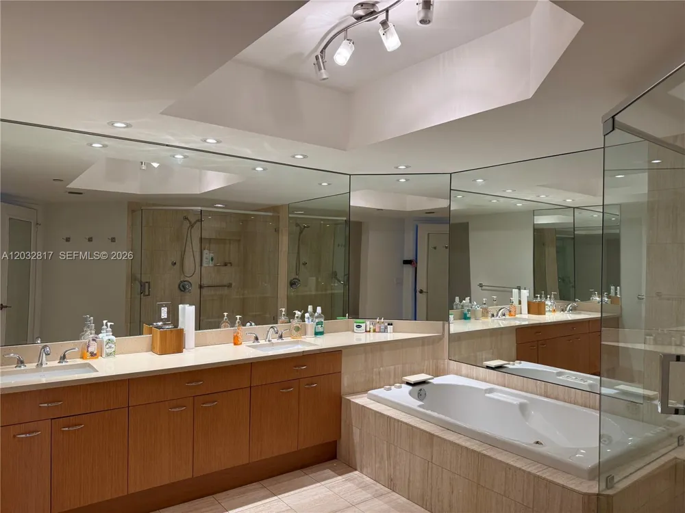 21205 Yacht Club Dr #1201 Aventura, FL 33180